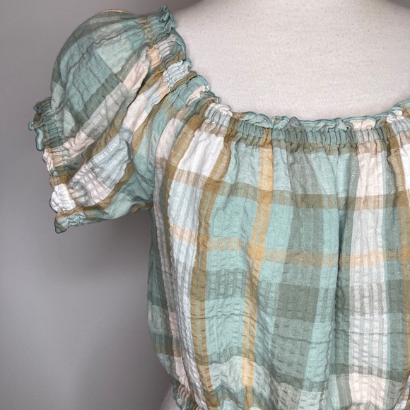 American Eagle Plaid off the shoulder top. SIZE SM - Picture 6 of 8